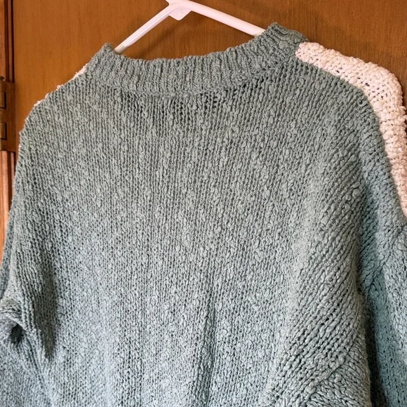 American Vintage Floral Knit Sweater - Green and White - Picture 6 of 6